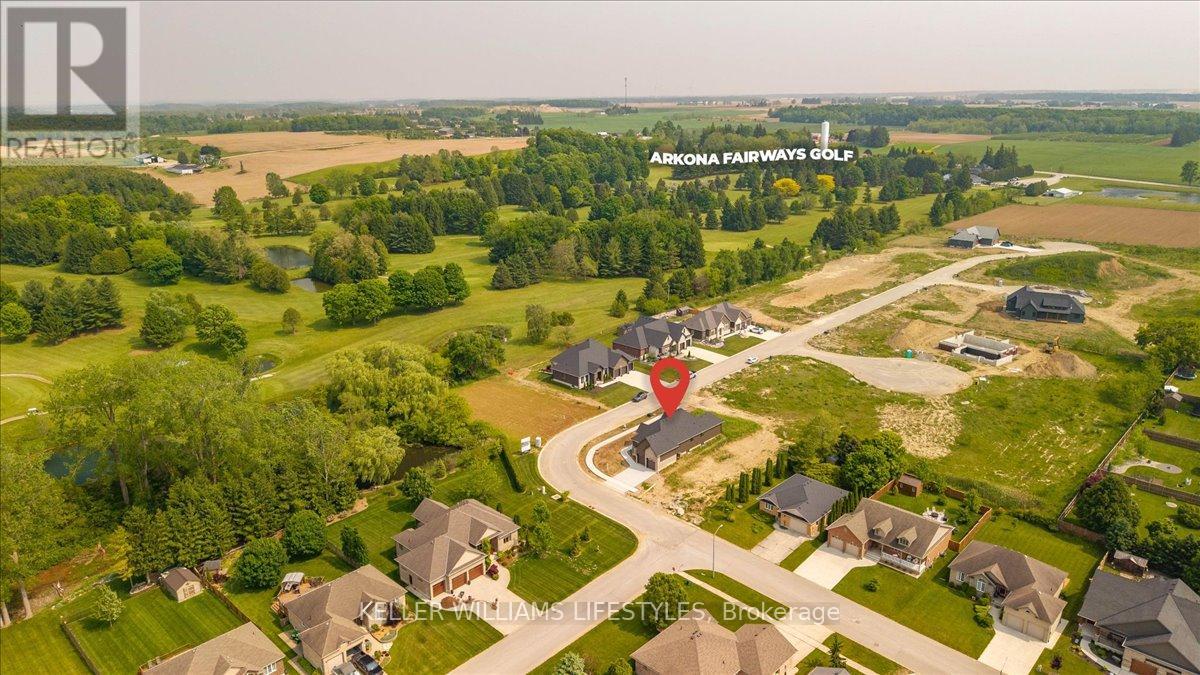 39 East Glen Drive, Lambton Shores, Ontario  N0M 1B0 - Photo 46 - X12202253