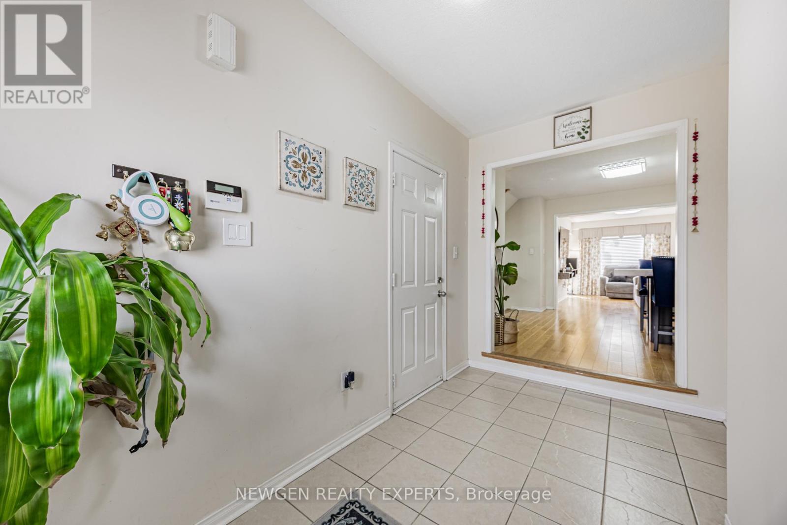 57 Beer Crescent, Ajax (South East), Ontario  L1S 0A3 - Photo 4 - E12201924