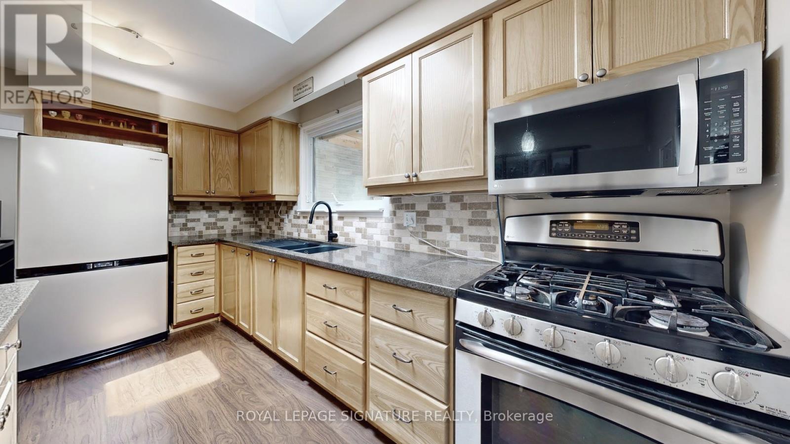 805 Batory Avenue, Pickering, Ontario  L1W 2W5 - Photo 11 - E12199770