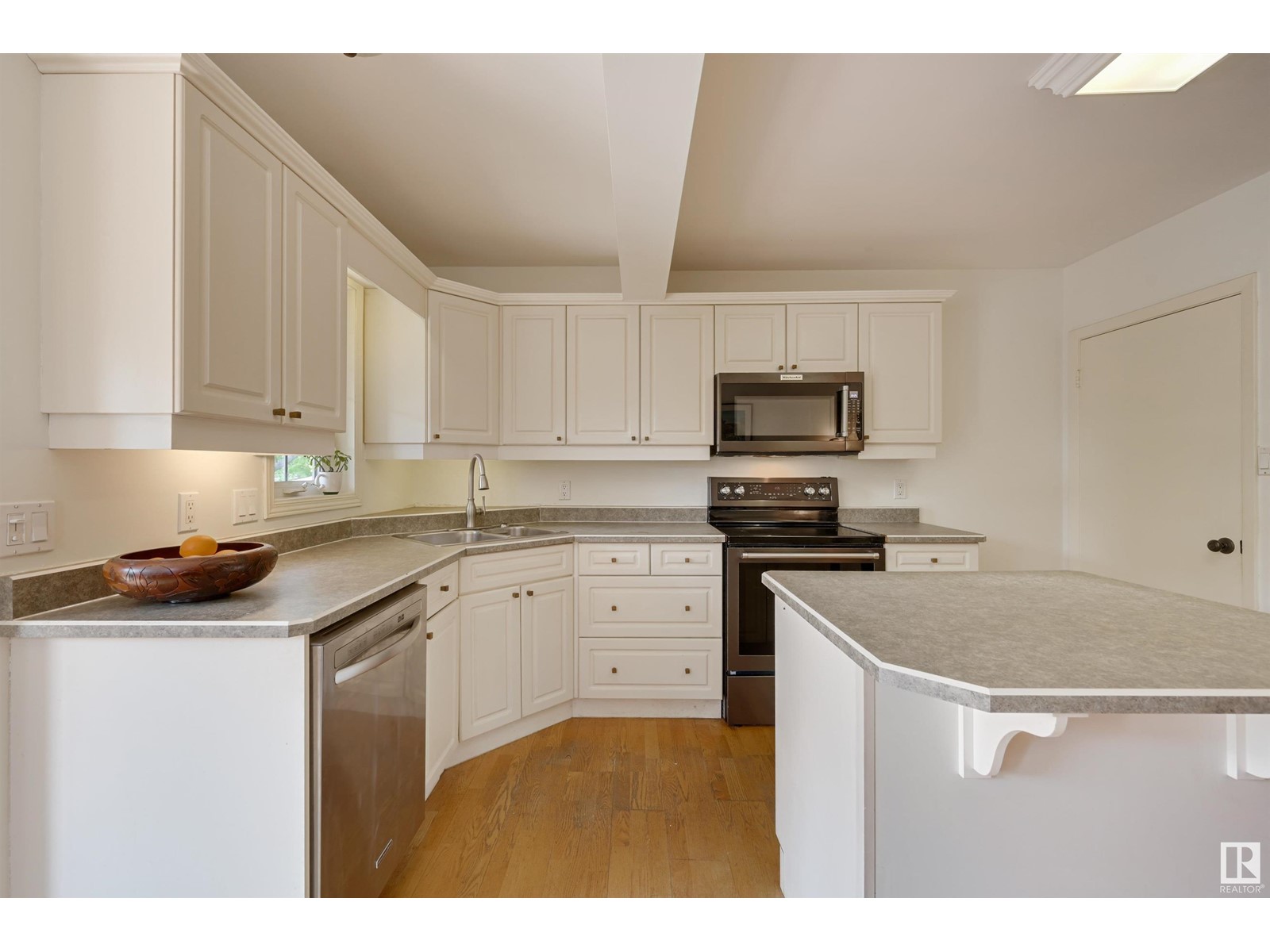 10647 65 Av Nw, Edmonton, Alberta  T6H 1V5 - Photo 21 - E4440851