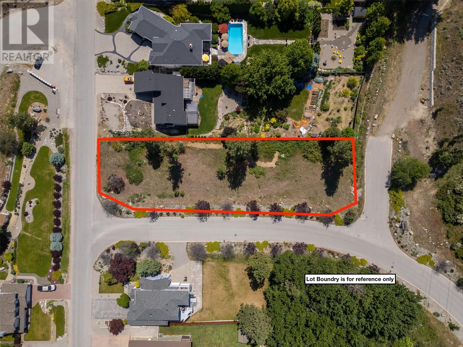 Property at 244 Heritage Boulevard image 5