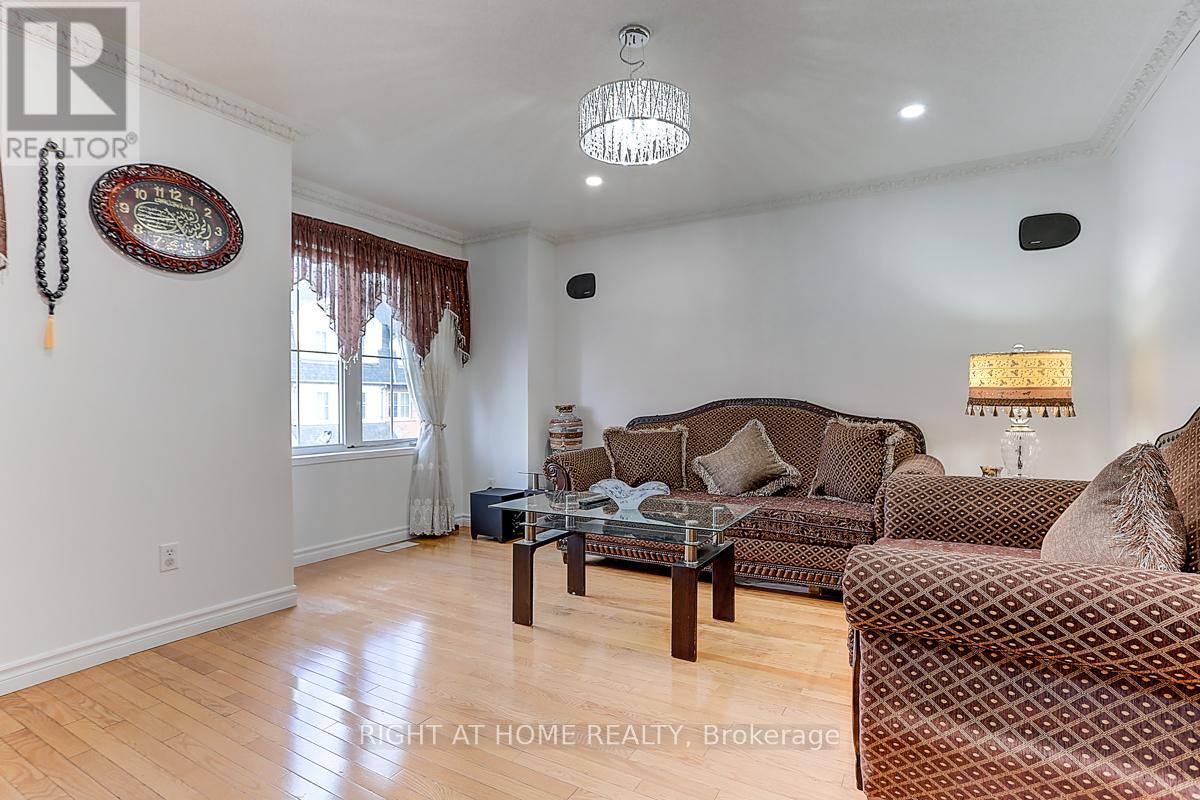 16 Pat Brooks Terrace, Toronto, Ontario  M1P 5G6 - Photo 6 - E12174704