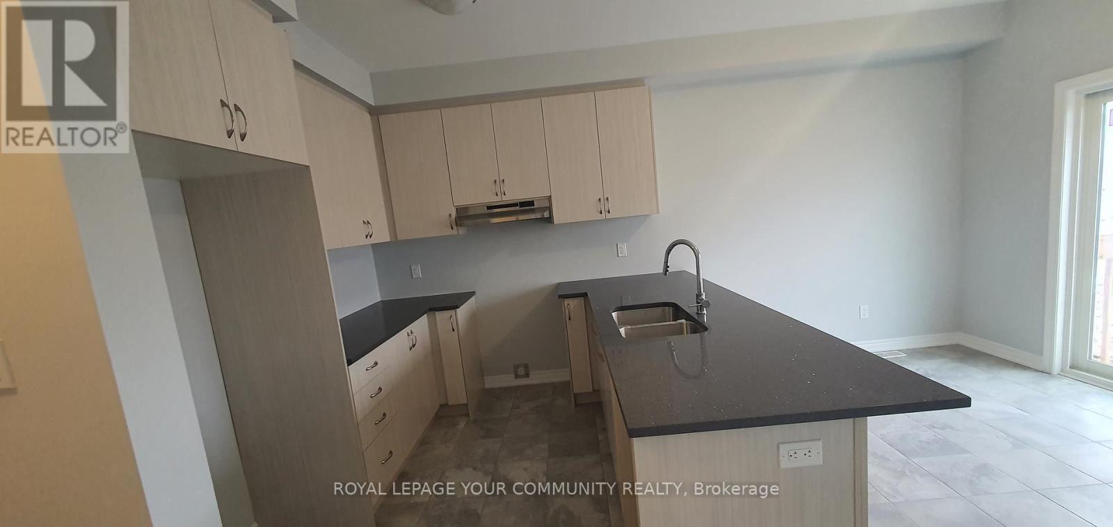 22 Bluestone Crescent, Brampton (Sandringham-Wellington), Ontario  L6R 4B8 - Photo 13 - W12031869