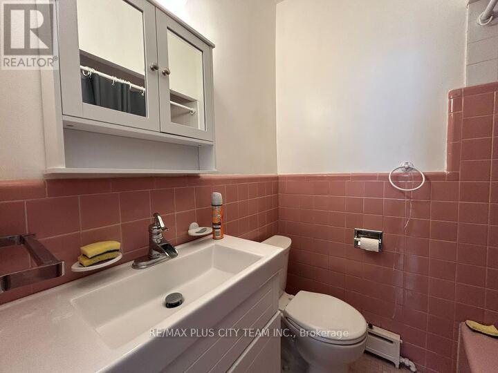 411 - 2000 Bloor Street W, Toronto, Ontario  M6P 3L2 - Photo 10 - W12191934