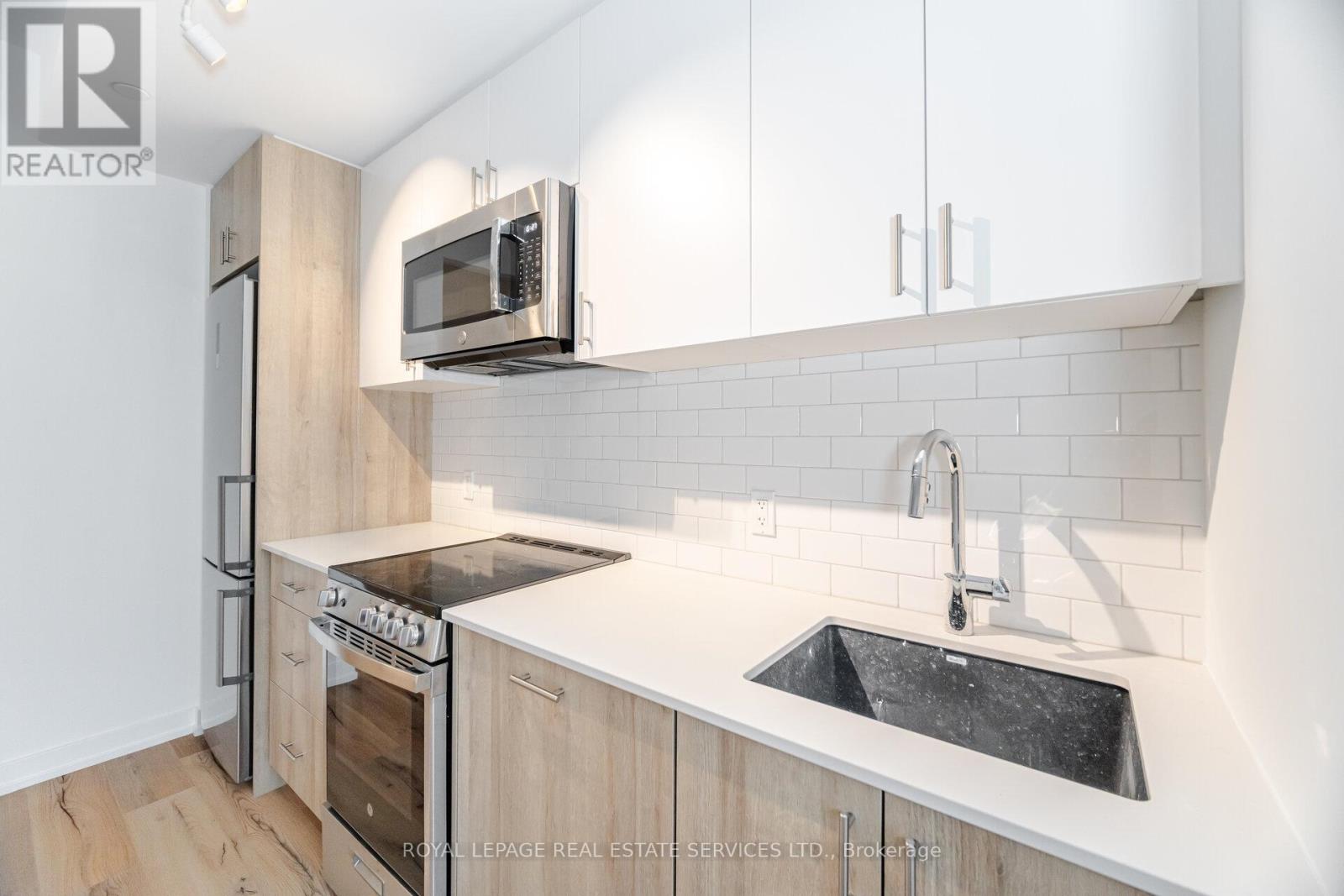 203 - 1195 The Queensway Avenue, Toronto, Ontario  M8Z 1H0 - Photo 4 - W12052052