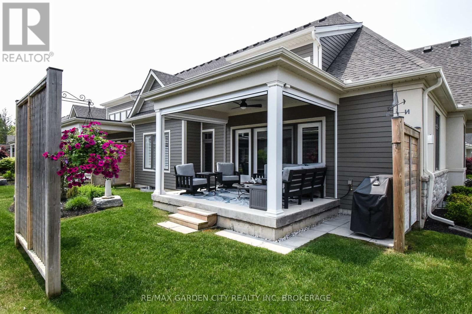 2 Sassafras Row, Fort Erie, Ontario  L0S 1N0 - Photo 31 - X12202275