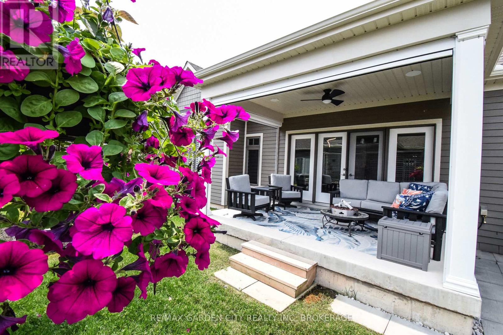 2 Sassafras Row, Fort Erie, Ontario  L0S 1N0 - Photo 32 - X12202275