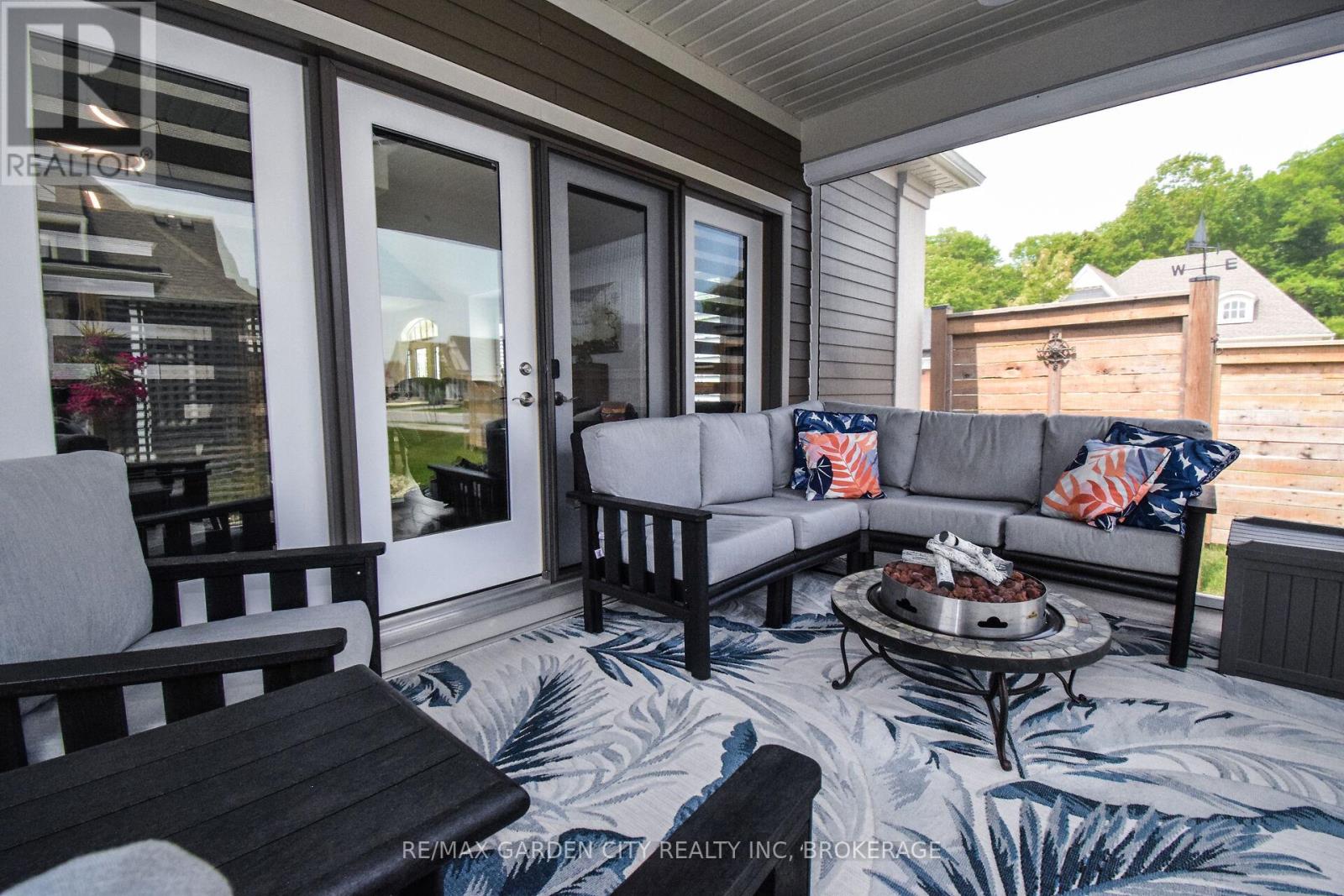 2 Sassafras Row, Fort Erie, Ontario  L0S 1N0 - Photo 34 - X12202275
