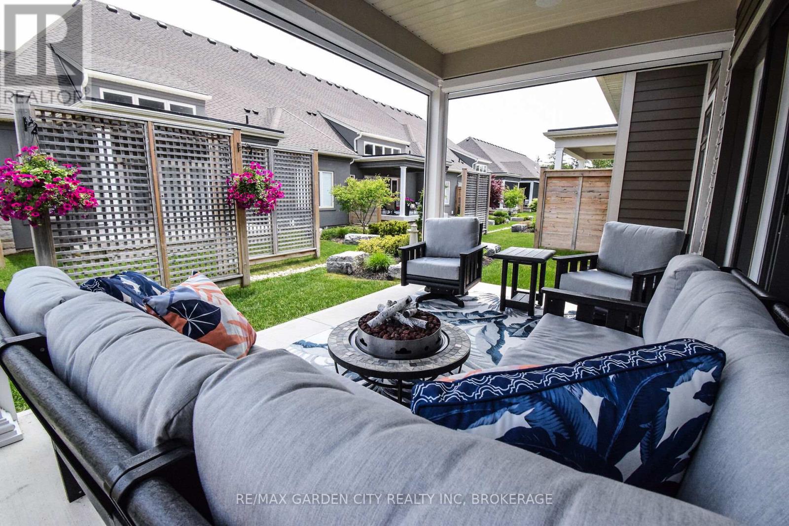 2 Sassafras Row, Fort Erie, Ontario  L0S 1N0 - Photo 36 - X12202275