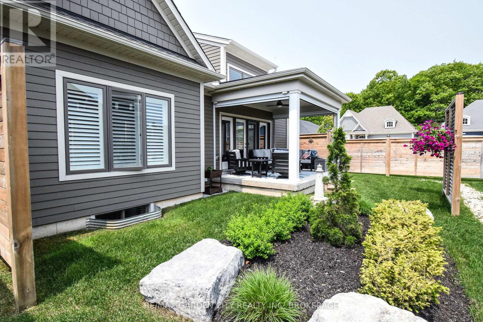 2 Sassafras Row, Fort Erie, Ontario  L0S 1N0 - Photo 38 - X12202275