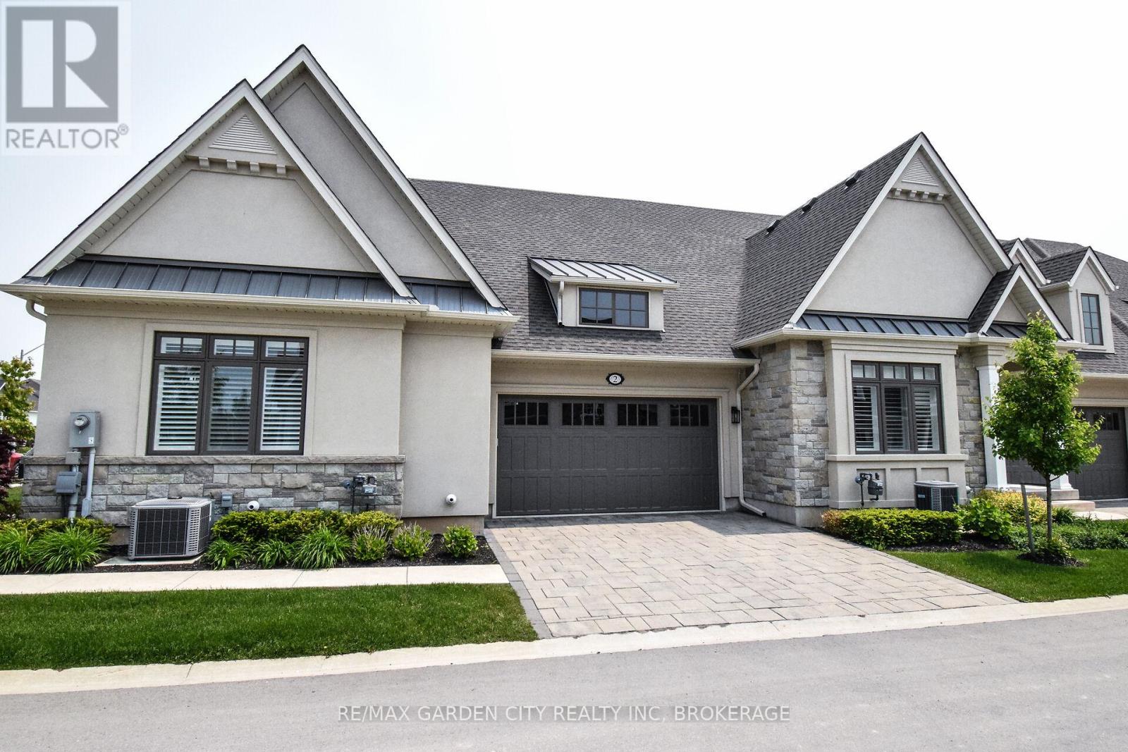 2 Sassafras Row, Fort Erie, Ontario  L0S 1N0 - Photo 4 - X12202275