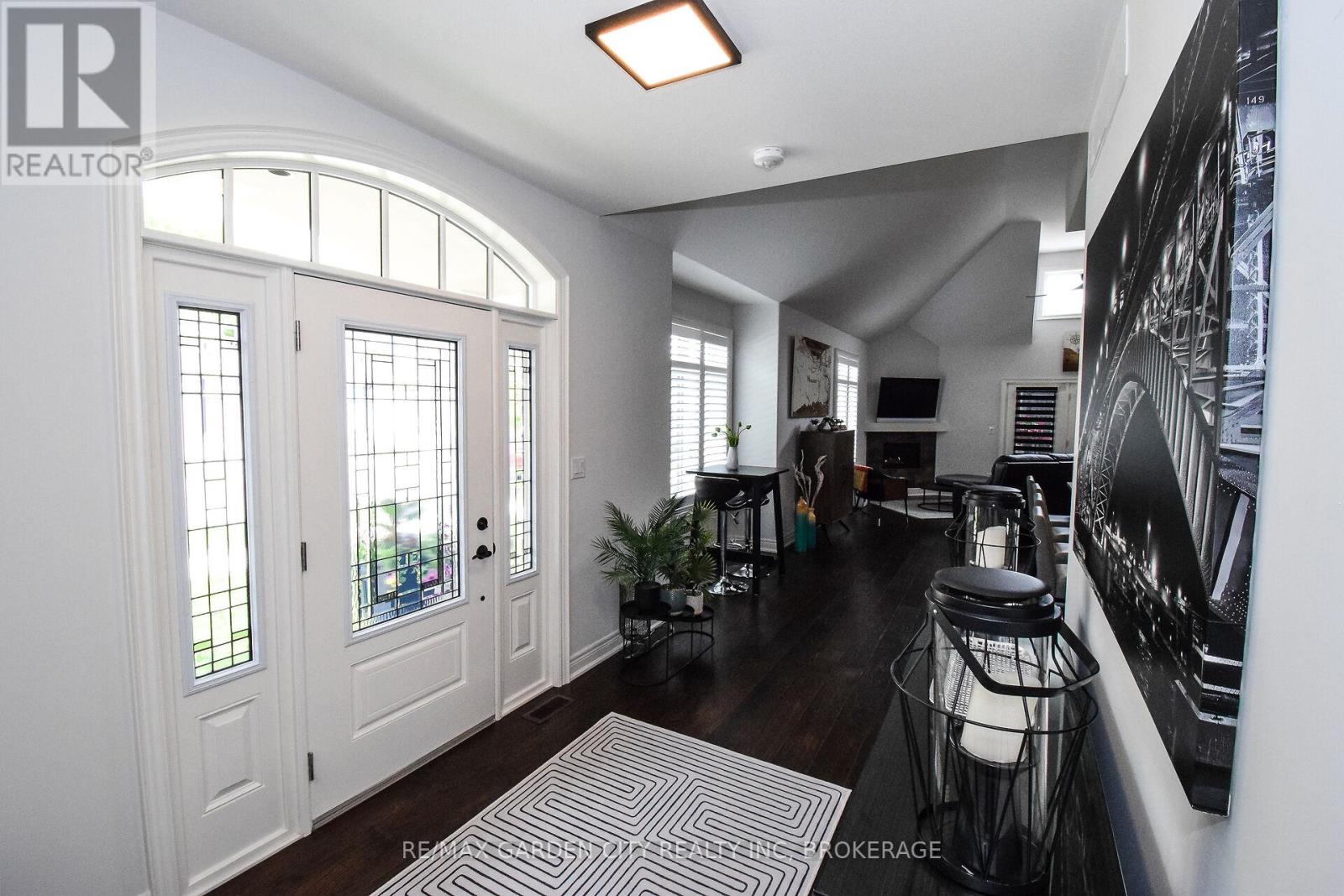 2 Sassafras Row, Fort Erie, Ontario  L0S 1N0 - Photo 7 - X12202275