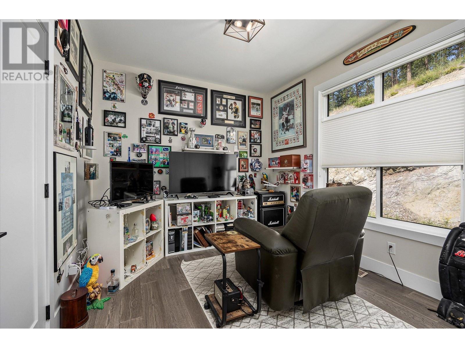 Property at 2492 Tallus Heights Lane image 3