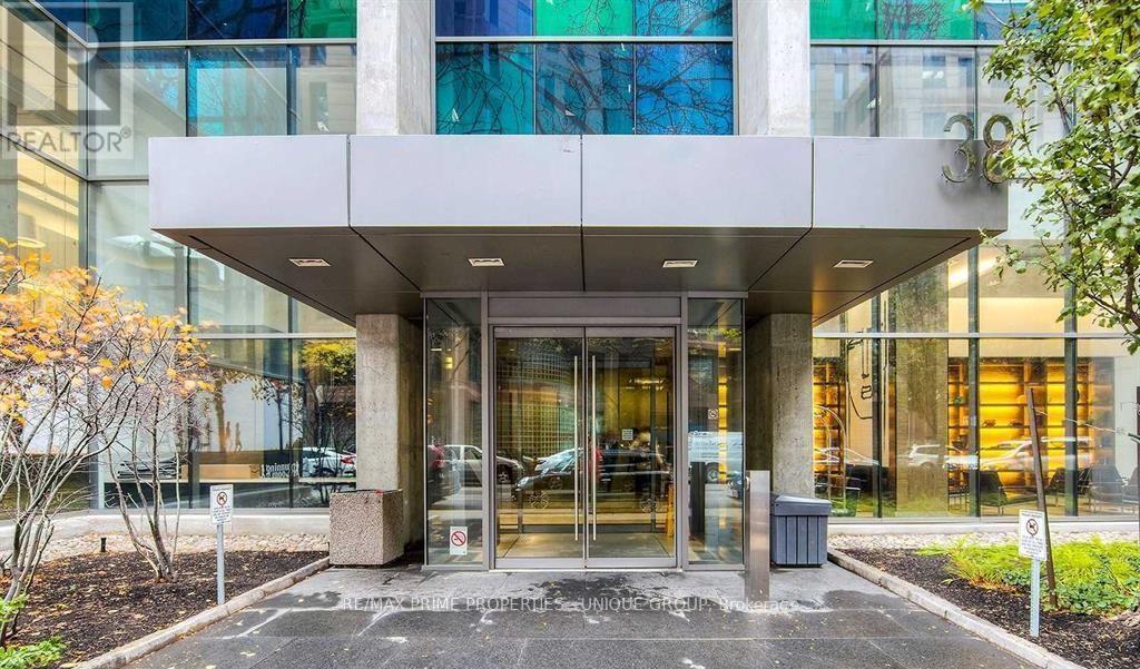 3007 - 38 Grenville Street, Toronto, Ontario  M4Y 1A5 - Photo 1 - C12188515
