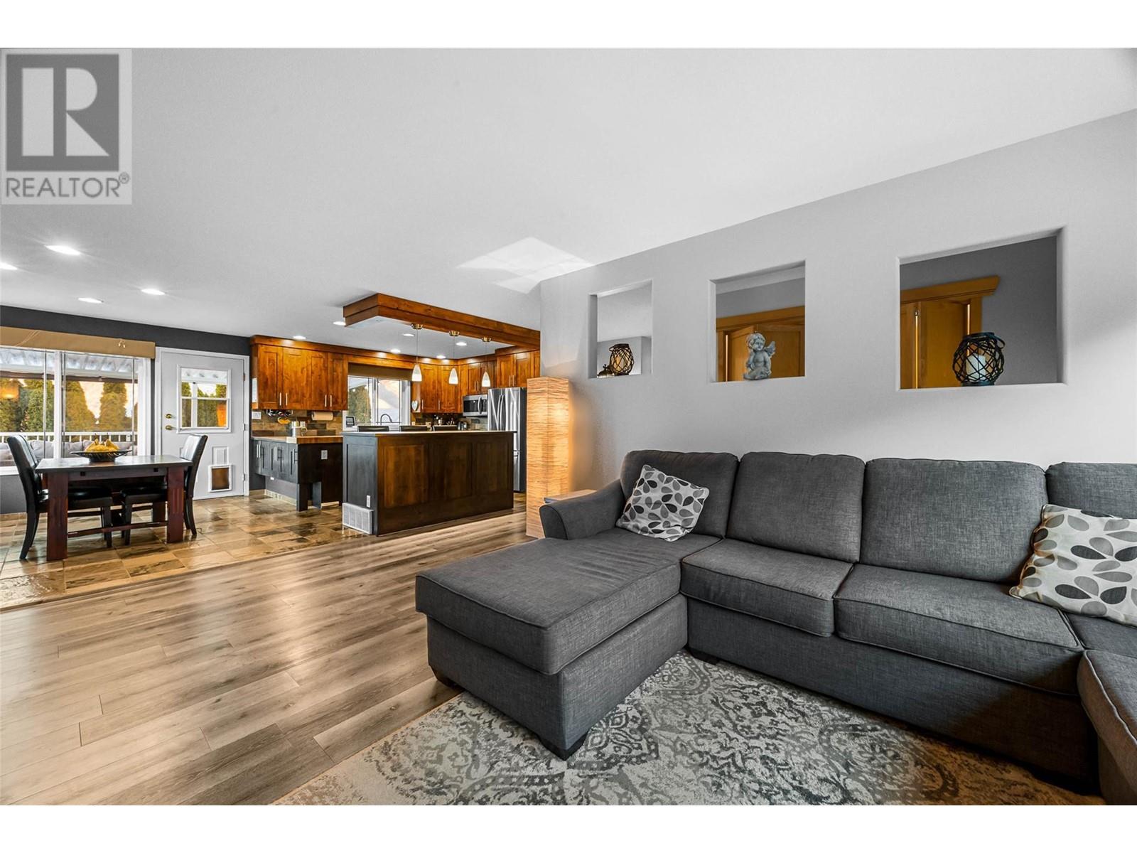 2506 Nechako Drive, Kamloops, British Columbia  V2E 2C9 - Photo 15 - 10351118