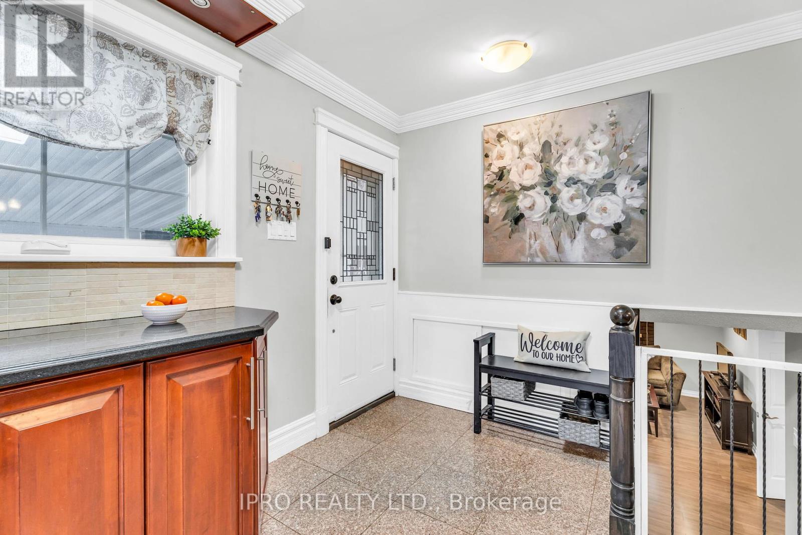 117 Alicewood Court, Toronto, Ontario  M9V 3Y1 - Photo 11 - W12202138