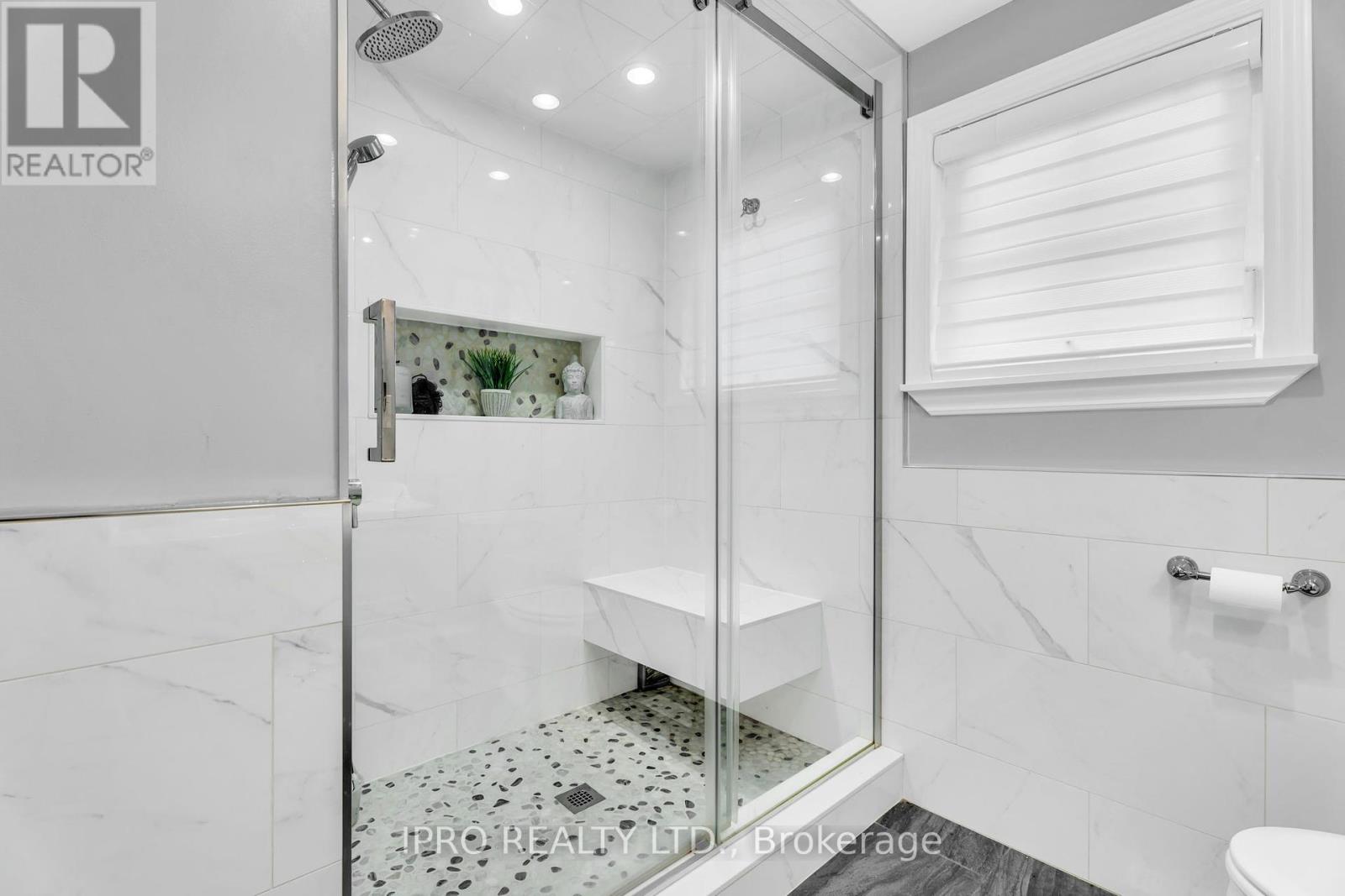 117 Alicewood Court, Toronto, Ontario  M9V 3Y1 - Photo 24 - W12202138