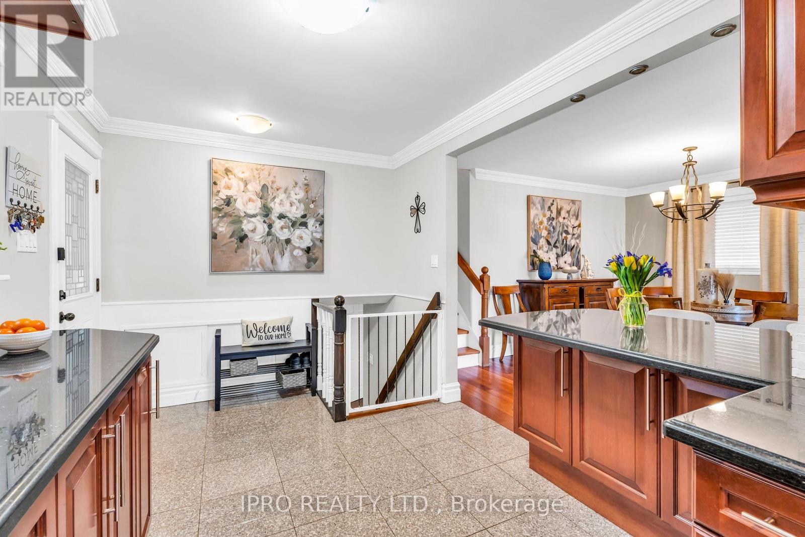 117 Alicewood Court, Toronto, Ontario  M9V 3Y1 - Photo 7 - W12202138