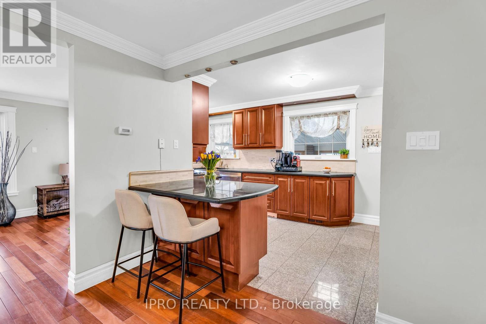 117 Alicewood Court, Toronto, Ontario  M9V 3Y1 - Photo 8 - W12202138