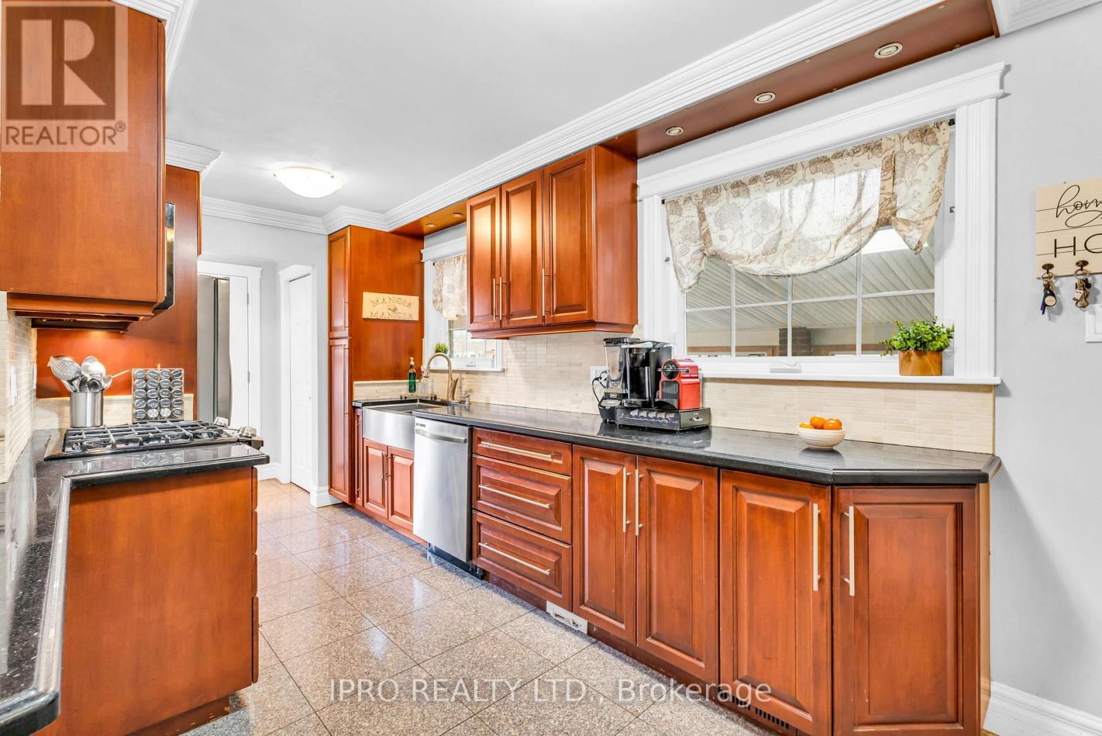 117 Alicewood Court, Toronto, Ontario  M9V 3Y1 - Photo 9 - W12202138