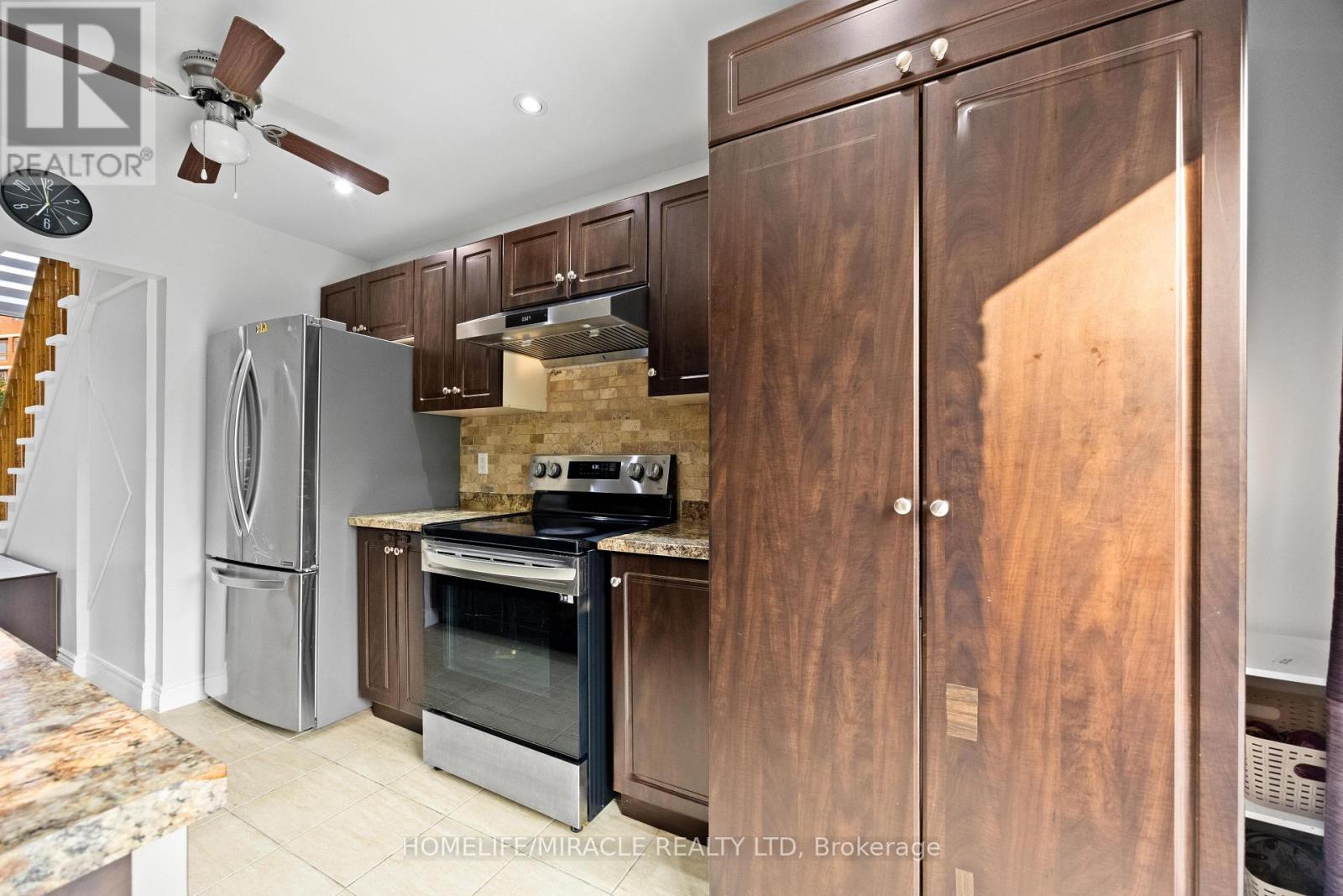 21 Folkstone Crescent, Brampton, Ontario  L6T 3M4 - Photo 15 - W12202151