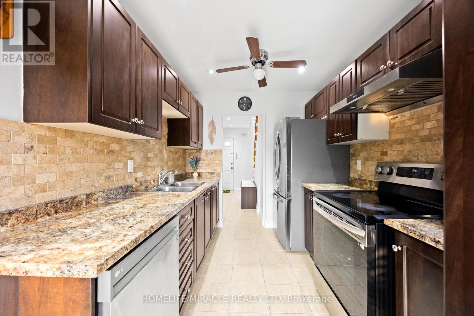 21 Folkstone Crescent, Brampton, Ontario  L6T 3M4 - Photo 18 - W12202151