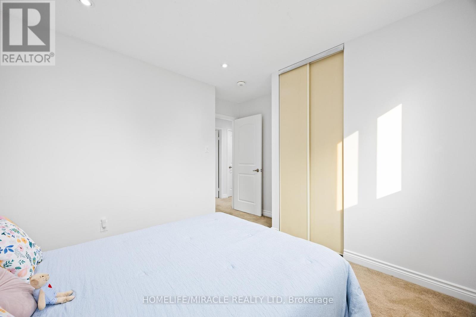 21 Folkstone Crescent, Brampton, Ontario  L6T 3M4 - Photo 32 - W12202151