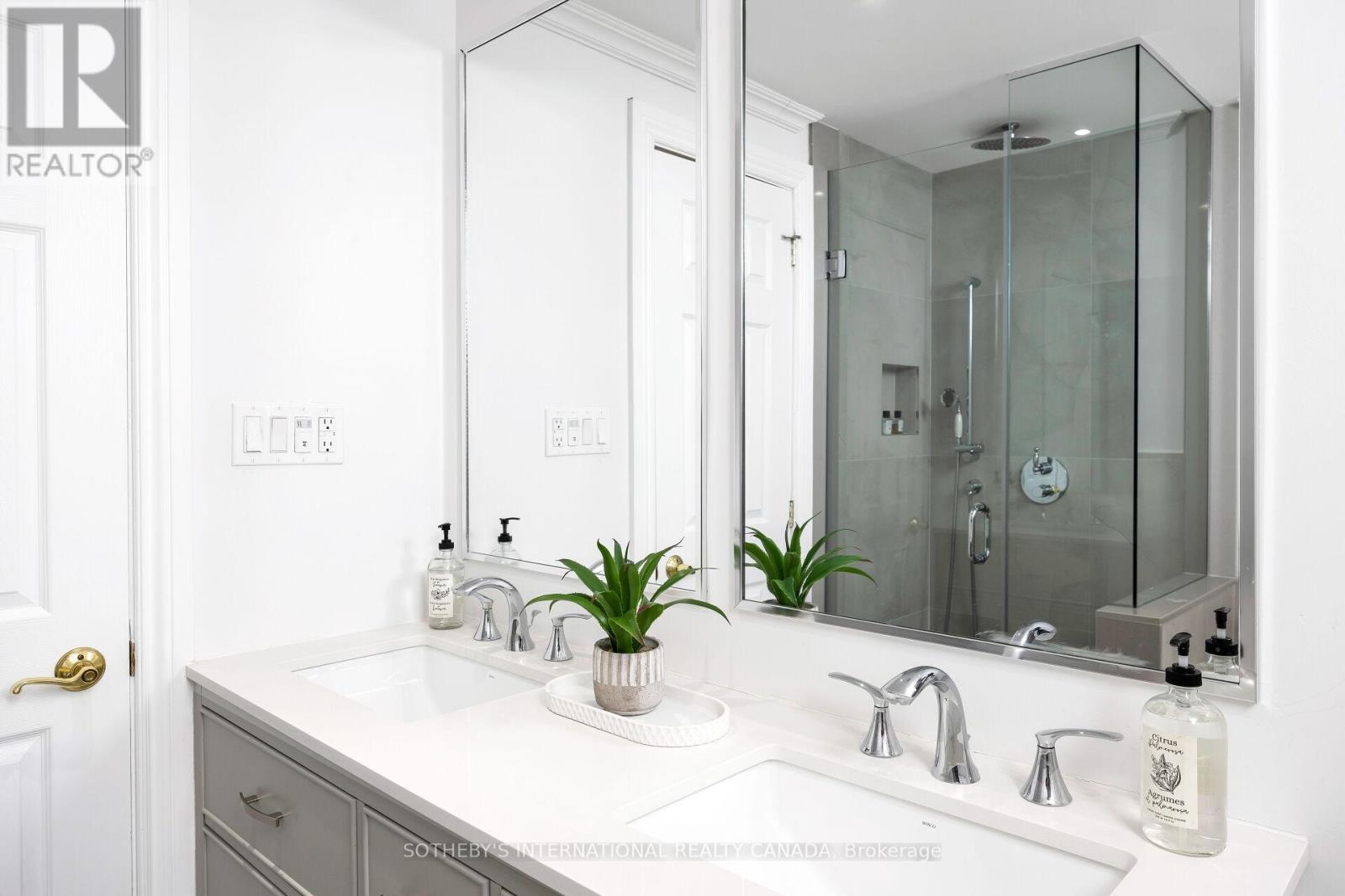 1162 Fair Birch Drive, Mississauga, Ontario  L5H 1M6 - Photo 37 - W12202155