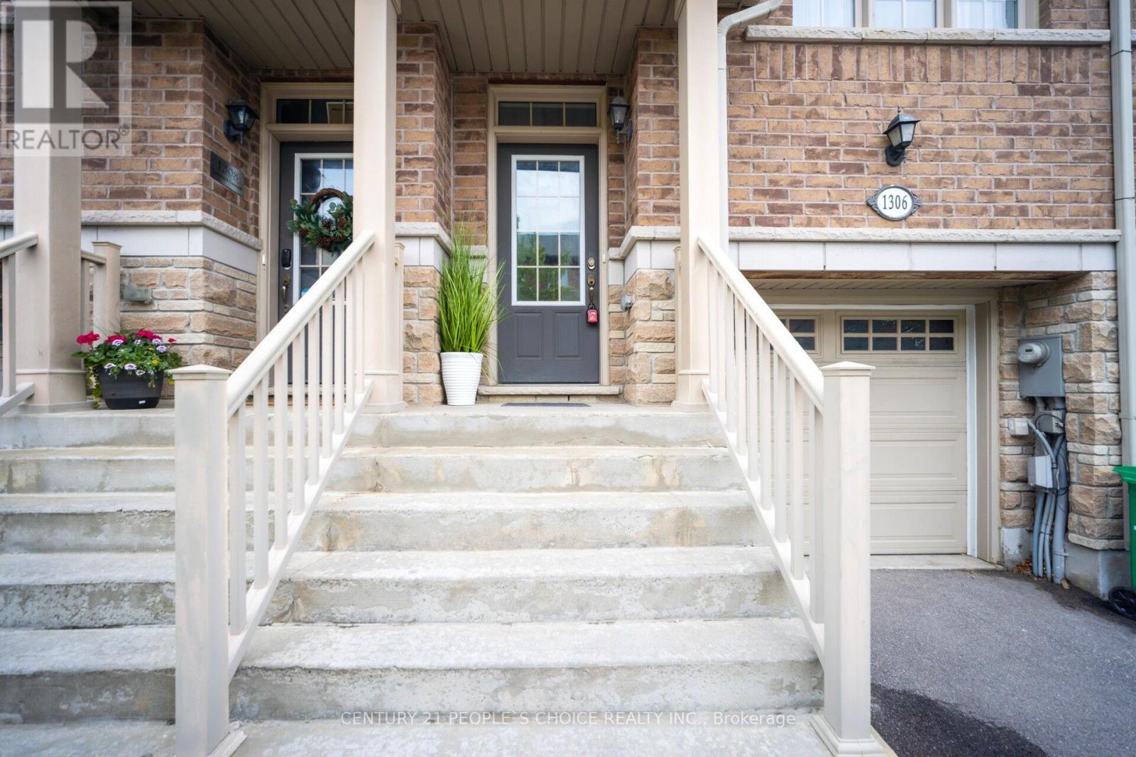 1306 Granrock Crescent, Mississauga (East Credit), Ontario  L5V 0E1 - Photo 4 - W12202194