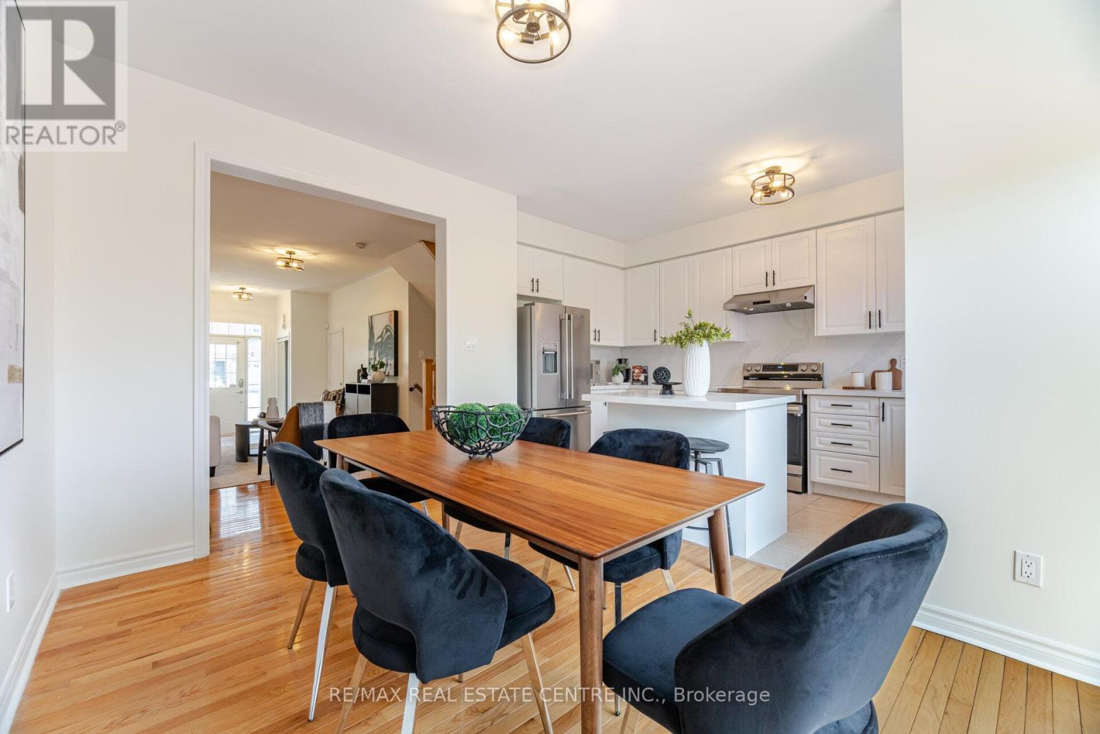 335 Hobbs Crescent, Milton, Ontario  L9T 0J3 - Photo 10 - W12202198