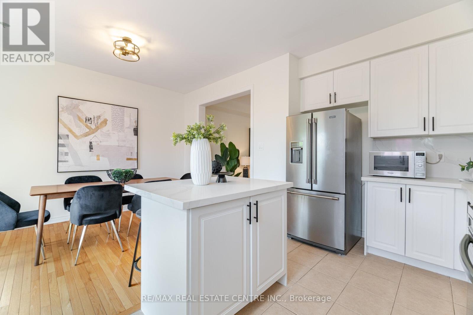 335 Hobbs Crescent, Milton, Ontario  L9T 0J3 - Photo 15 - W12202198