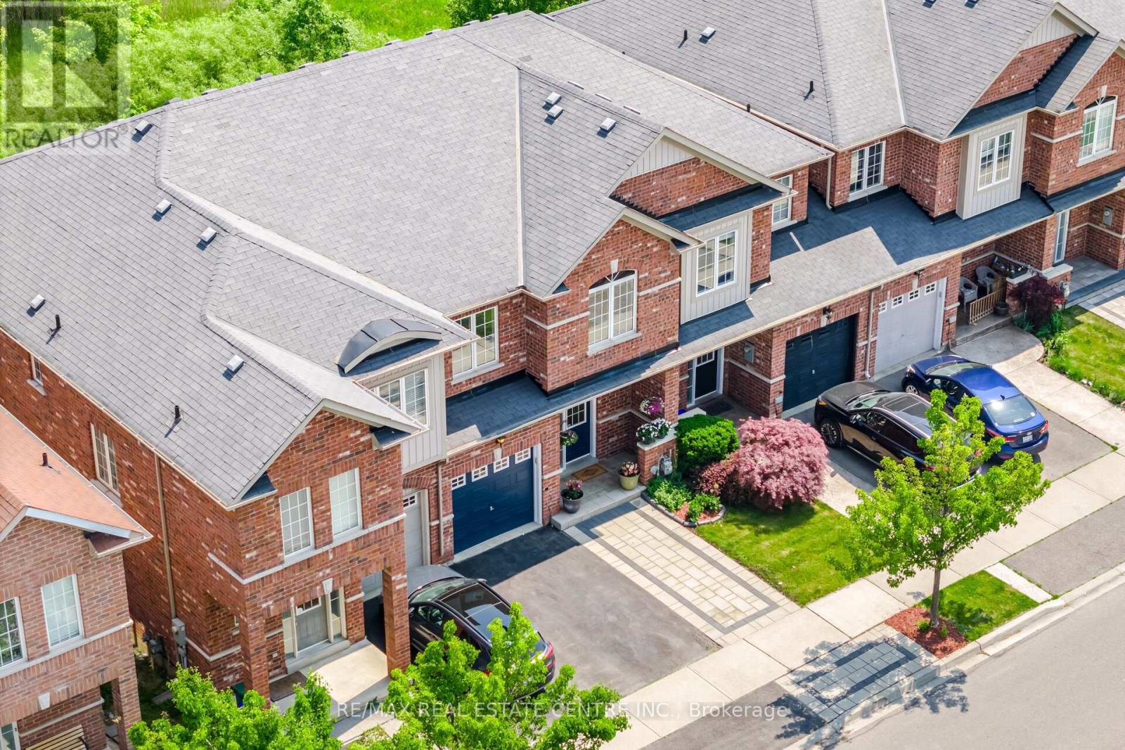 335 Hobbs Crescent, Milton, Ontario  L9T 0J3 - Photo 2 - W12202198