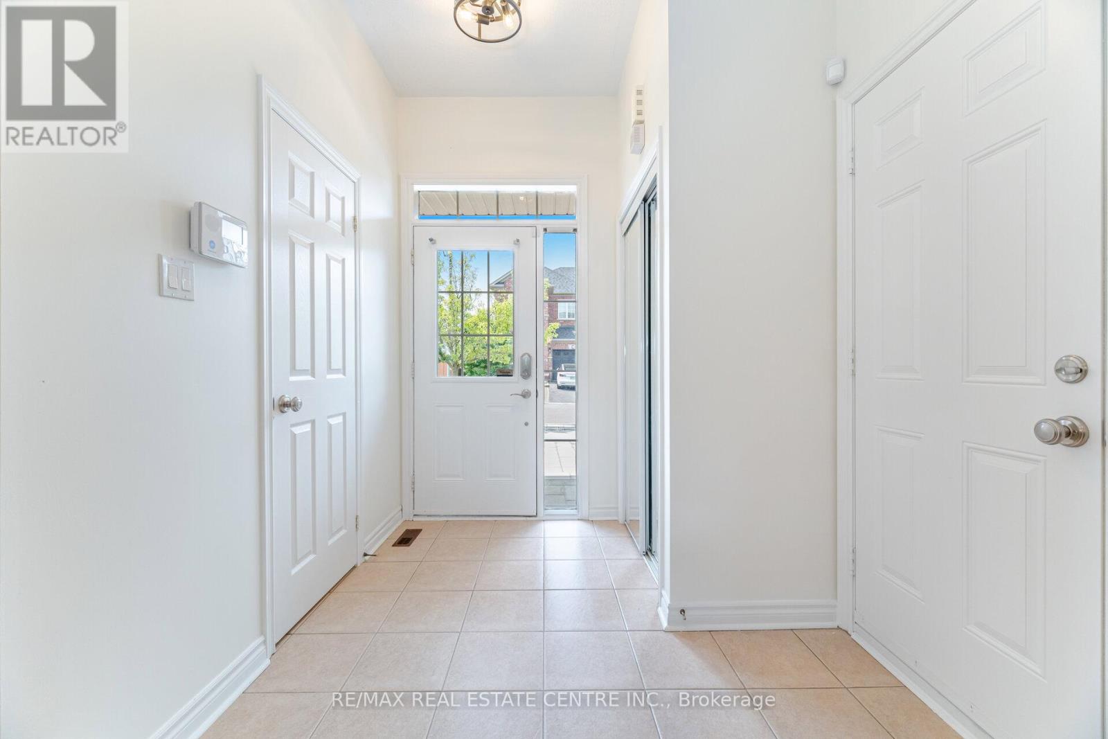 335 Hobbs Crescent, Milton, Ontario  L9T 0J3 - Photo 6 - W12202198