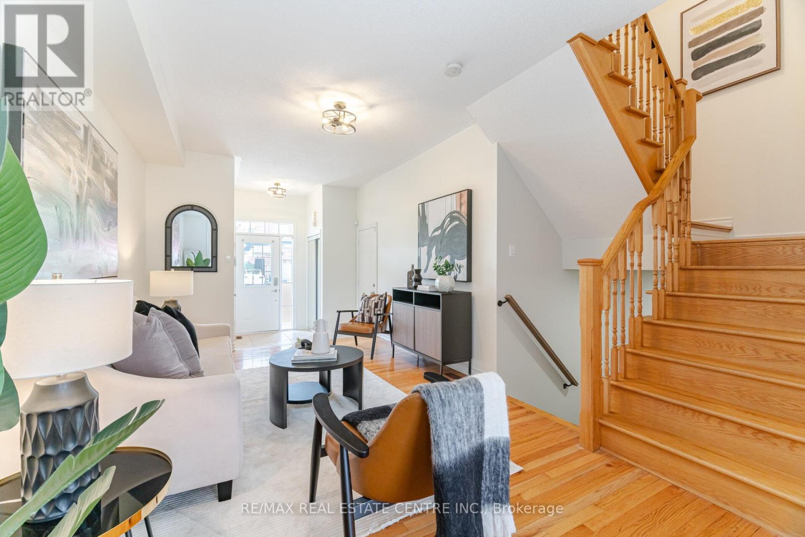 335 Hobbs Crescent, Milton, Ontario  L9T 0J3 - Photo 7 - W12202198