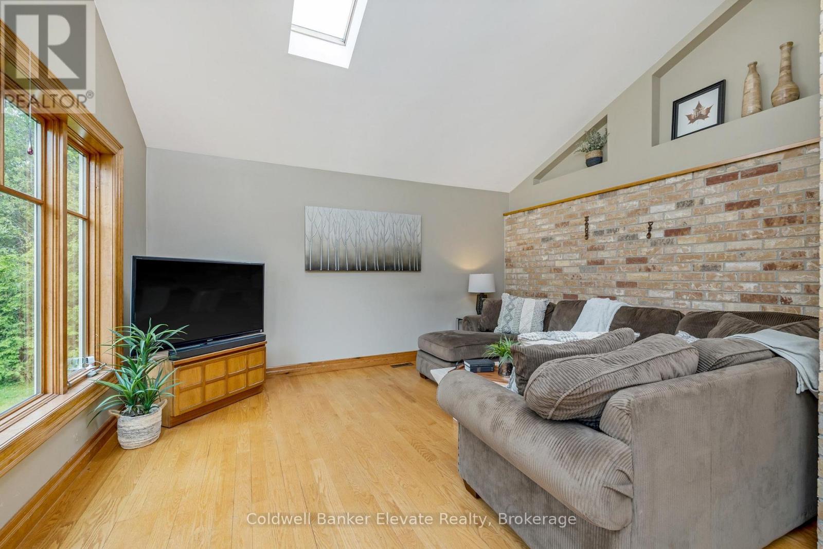 4 Southwinds Drive, Halton Hills (Rural Halton Hills), Ontario  N0B 1H0 - Photo 17 - W12202210