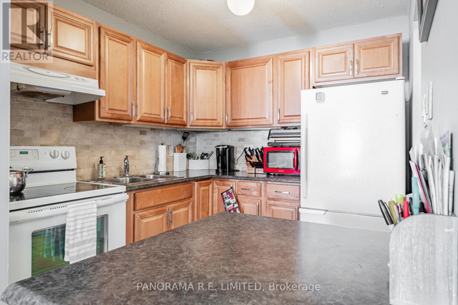 1 - 3814a Bloor Street W, Toronto, Ontario  M9B 6C2 - Photo 7 - W12202213
