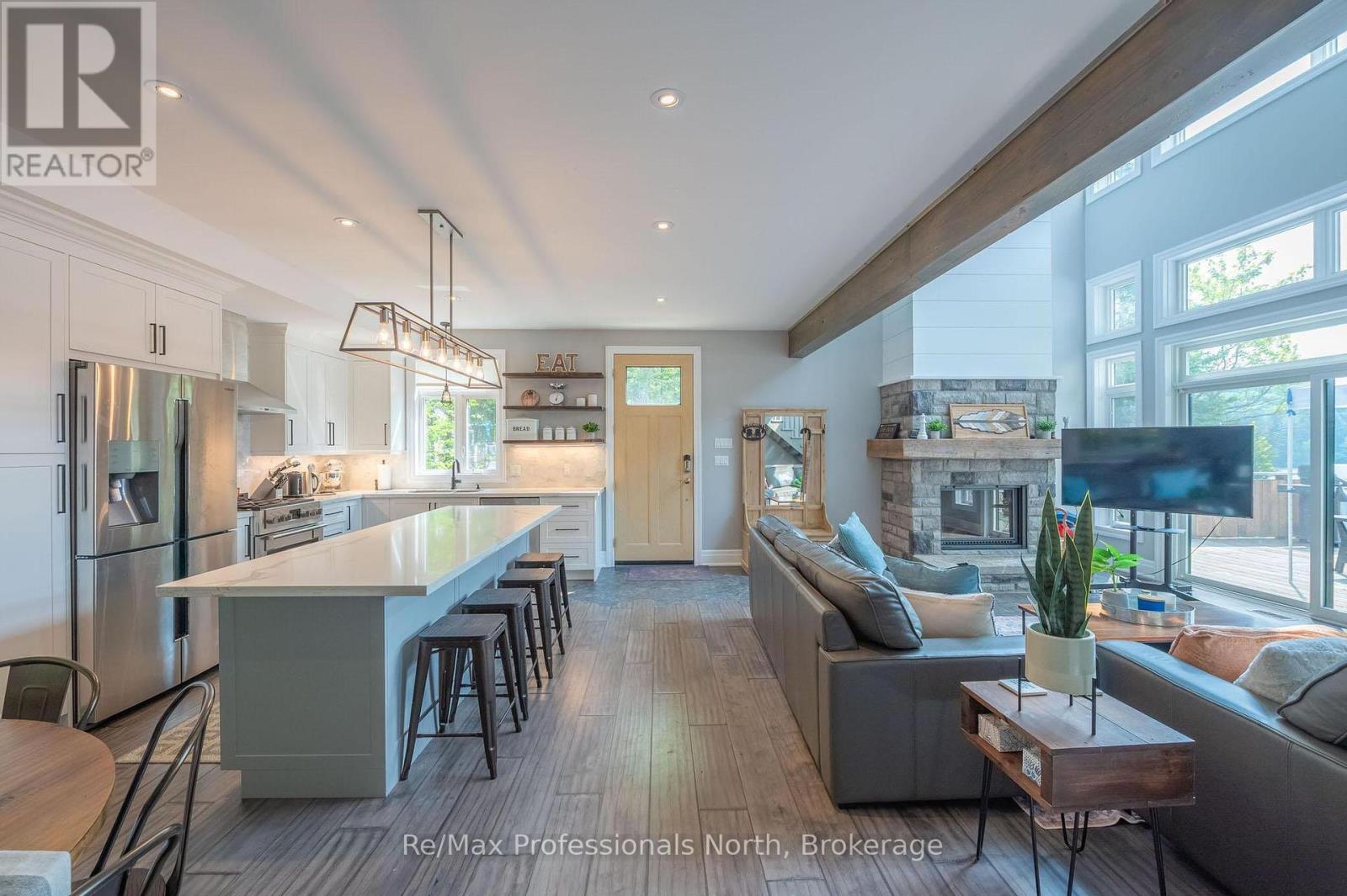 1024 Albert Lane W, Algonquin Highlands, Ontario P0E 1E0 - Photo 14 - X12202285