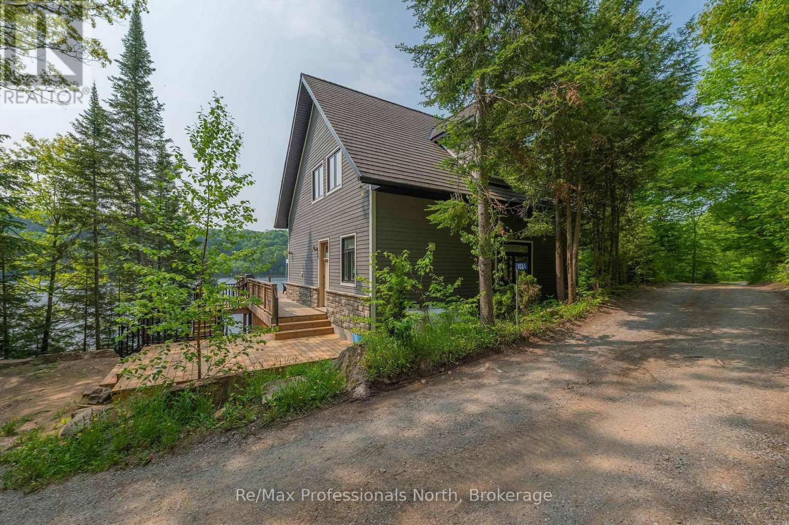 1024 Albert Lane W, Algonquin Highlands, Ontario P0E 1E0 - Photo 6 - X12202285
