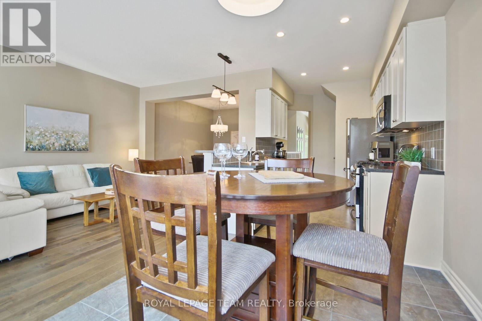 254 Celtic Ridge Crescent, Ottawa, Ontario  K2W 0C3 - Photo 18 - X12202227
