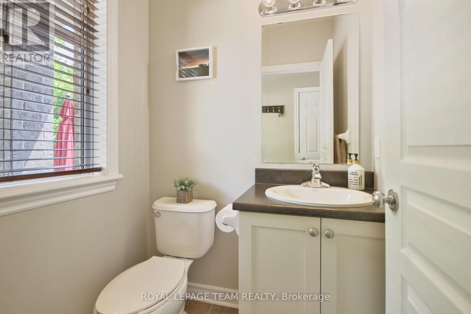 254 Celtic Ridge Crescent, Ottawa, Ontario  K2W 0C3 - Photo 19 - X12202227
