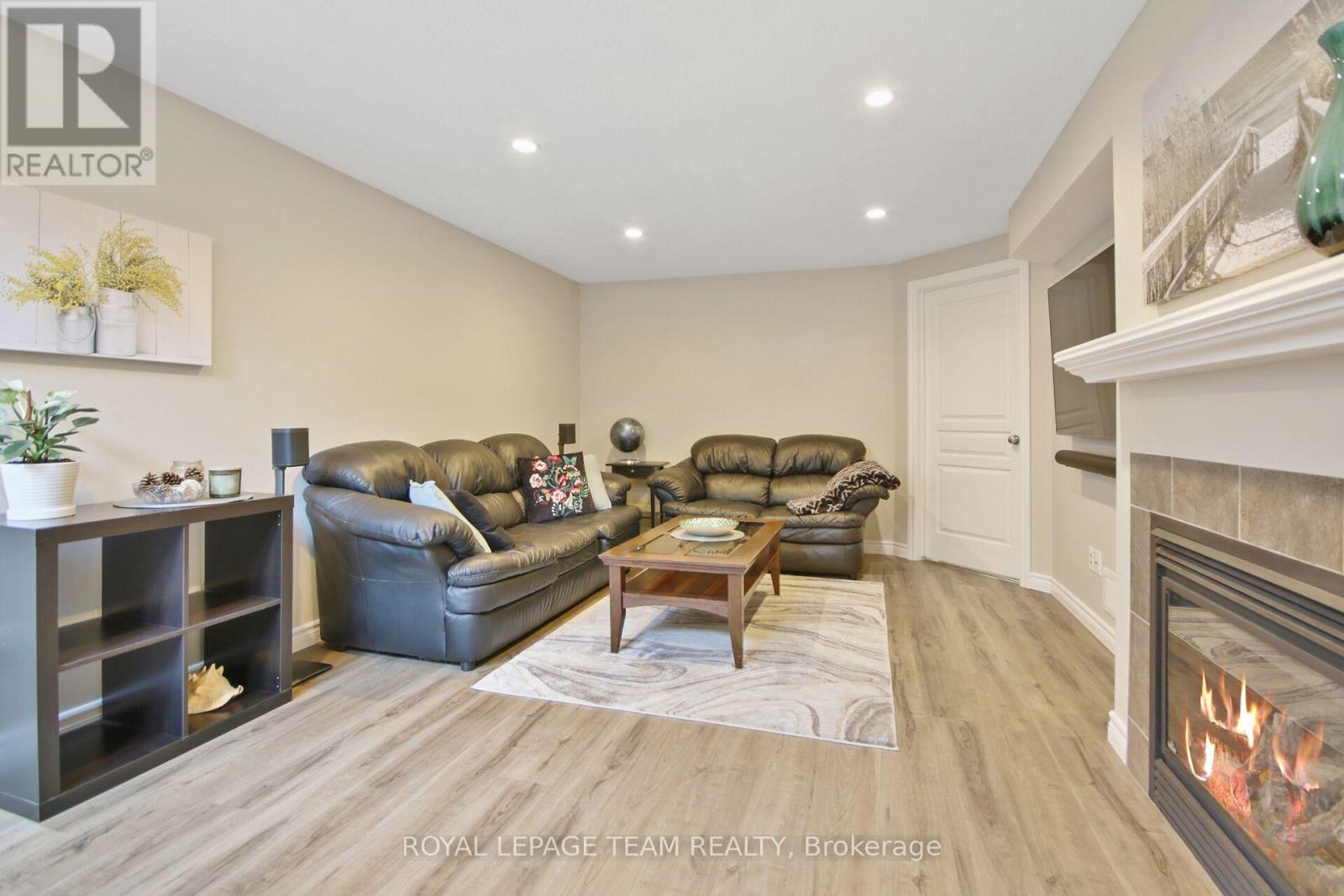 254 Celtic Ridge Crescent, Ottawa, Ontario  K2W 0C3 - Photo 35 - X12202227