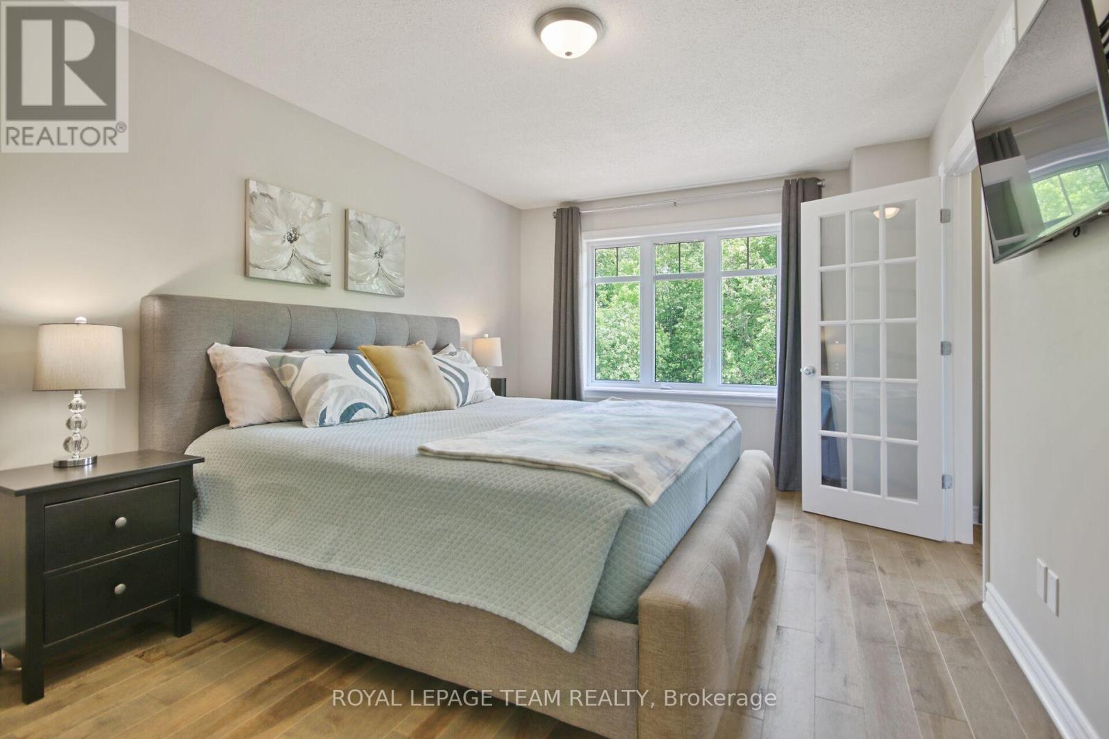 254 Celtic Ridge Crescent, Ottawa, Ontario  K2W 0C3 - Photo 4 - X12202227