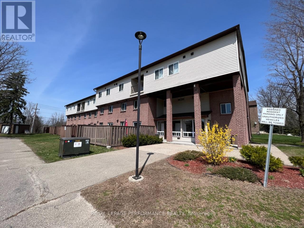 201 - 8 PEARL STREET, Smiths Falls, Ontario