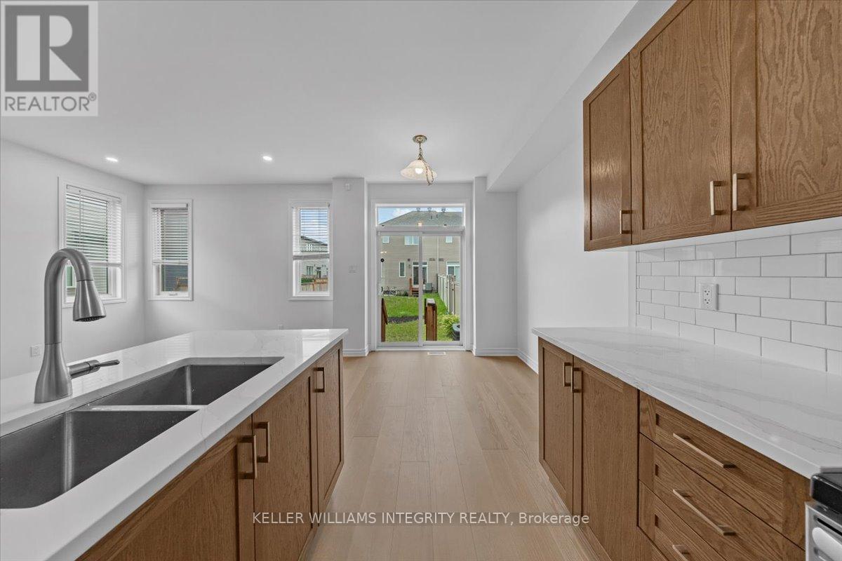 602 Geranium Walk, Ottawa, Ontario  K2S 2J6 - Photo 10 - X12202298