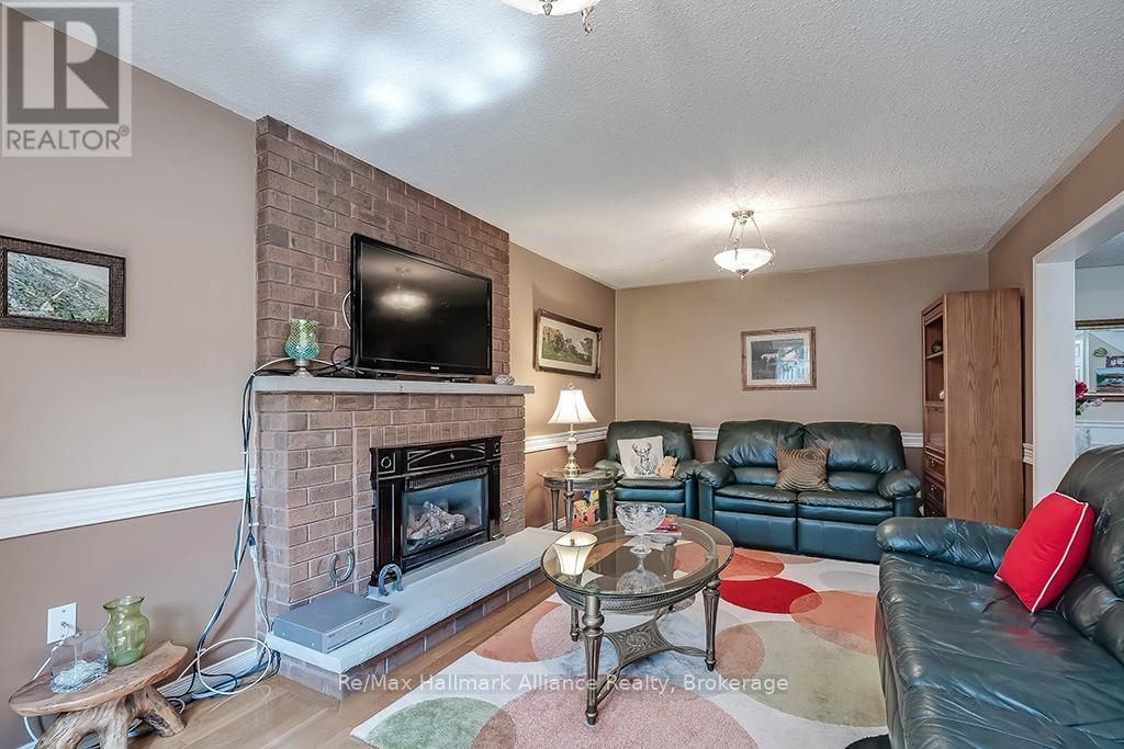 1151 Manor Road, Oakville, Ontario  L6M 1G3 - Photo 13 - W12202338