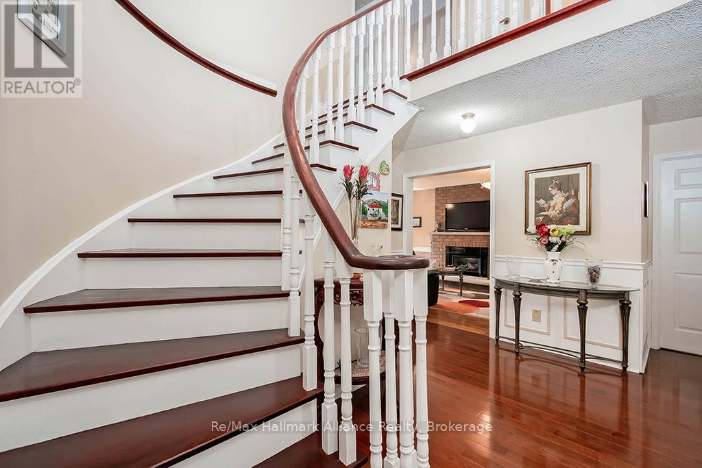 1151 Manor Road, Oakville, Ontario  L6M 1G3 - Photo 6 - W12202338