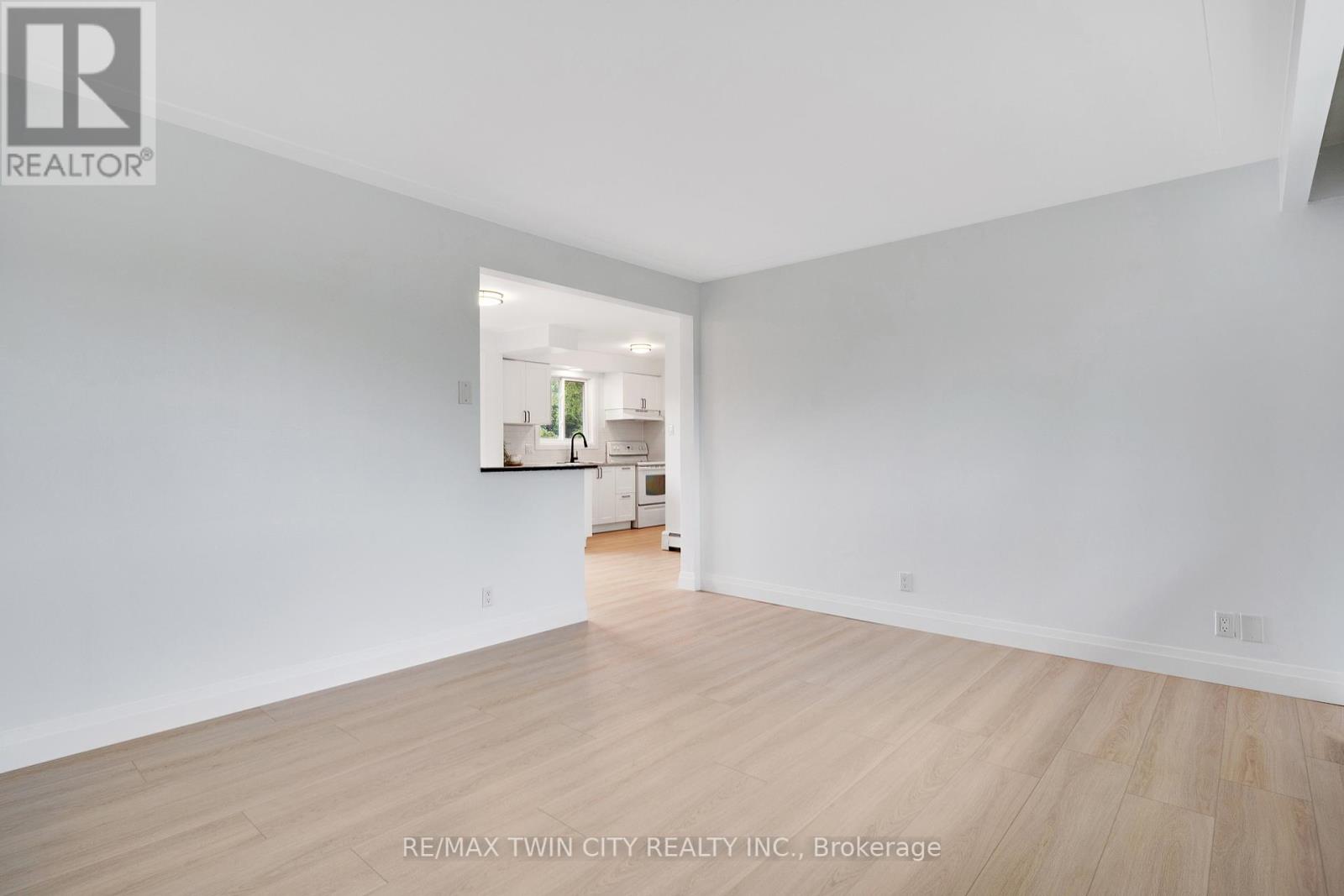 92 Kenwood Drive, Kitchener, Ontario  N2B 3H2 - Photo 34 - X12202205