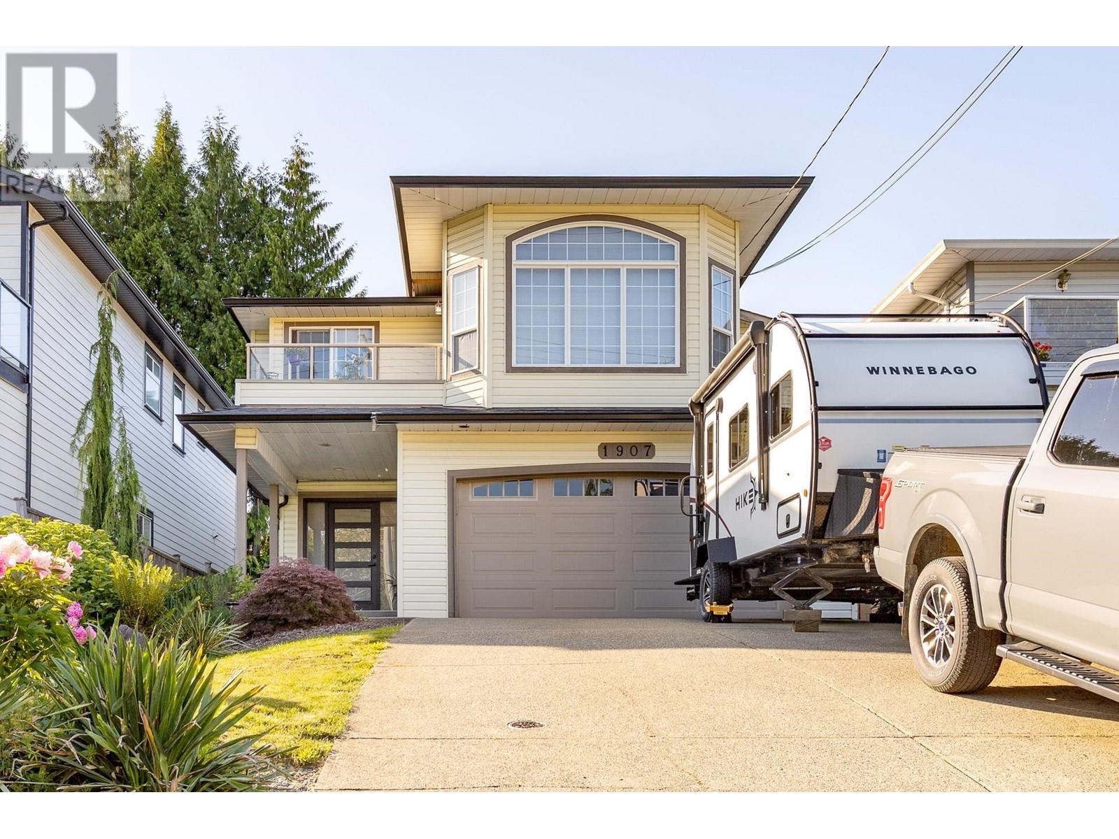 1907 Harbour Street, Port Coquitlam, British Columbia  V3C 1A4 - Photo 2 - R3010949