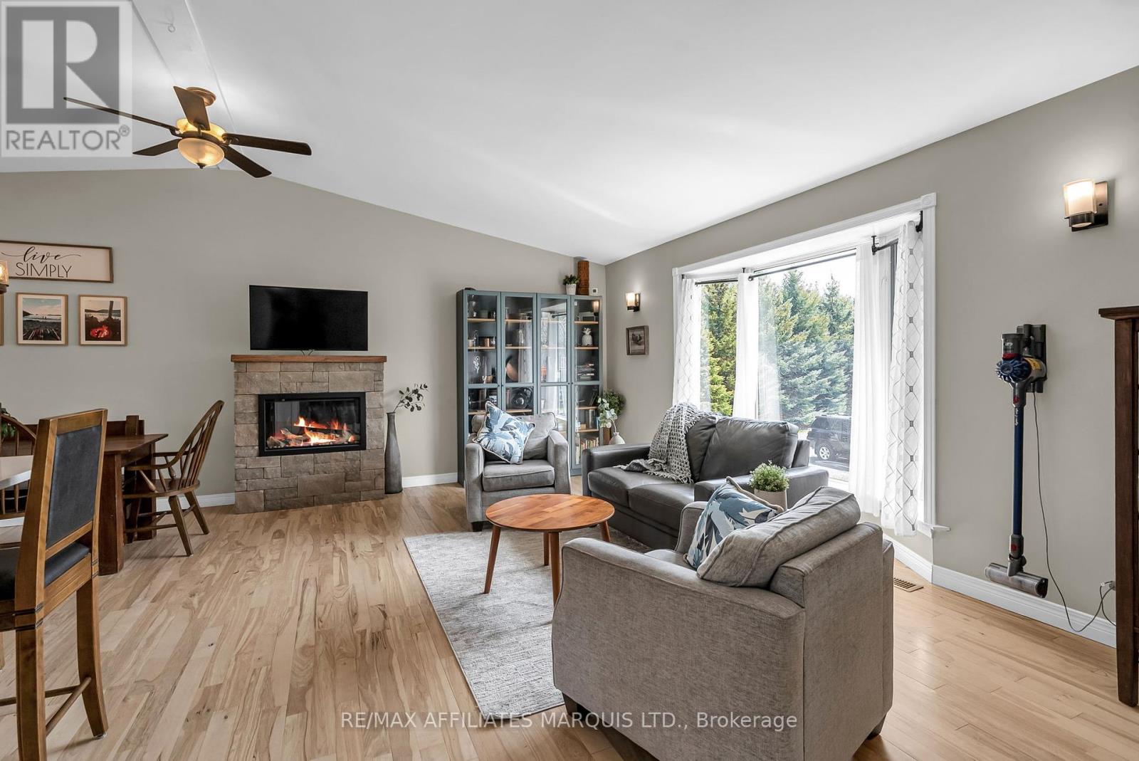 4239 County Rd 11 Road, South Stormont, Ontario  K7R 3L2 - Photo 6 - X12158075