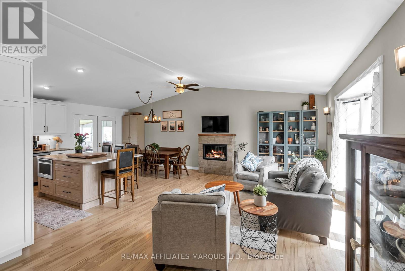 4239 County Rd 11 Road, South Stormont, Ontario  K7R 3L2 - Photo 5 - X12158075